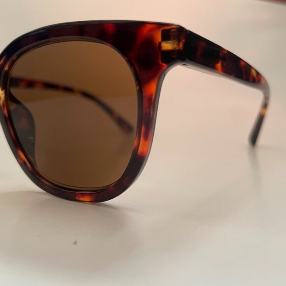 Brown Lens Tortoiseshell Square Sunglasses - Picture 5 of 7
